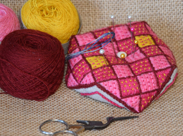 Kit Biscornu Rose DIY Fil de Mathilde