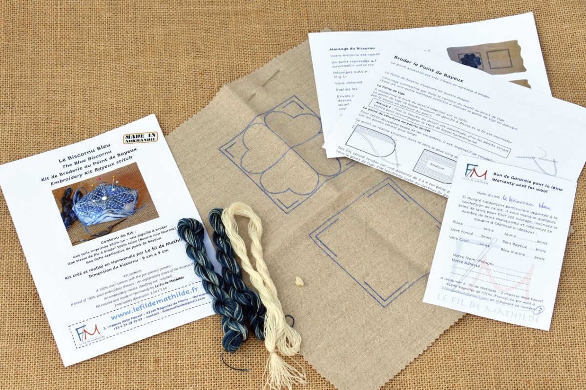 Kit à broder Biscornu Bleu contenu