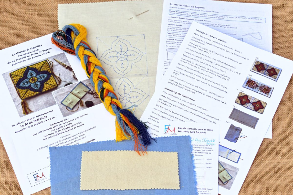 Kit à broder Carnet à Aiguilles Clématite Bleue contenu