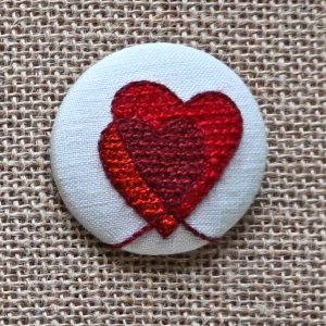 Broche Coeur saint Valentin Point de Bayeux
